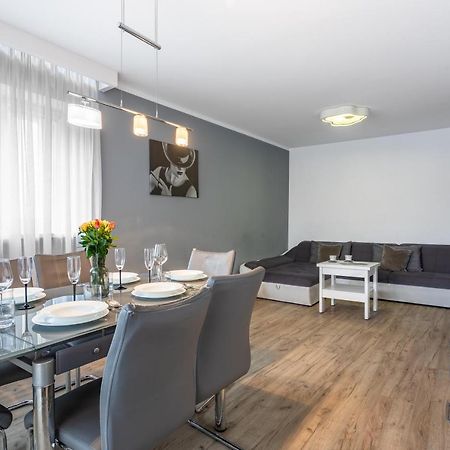 Apart-Invest Apartament Paryski シクラルスカ・ポレンバ エクステリア 写真