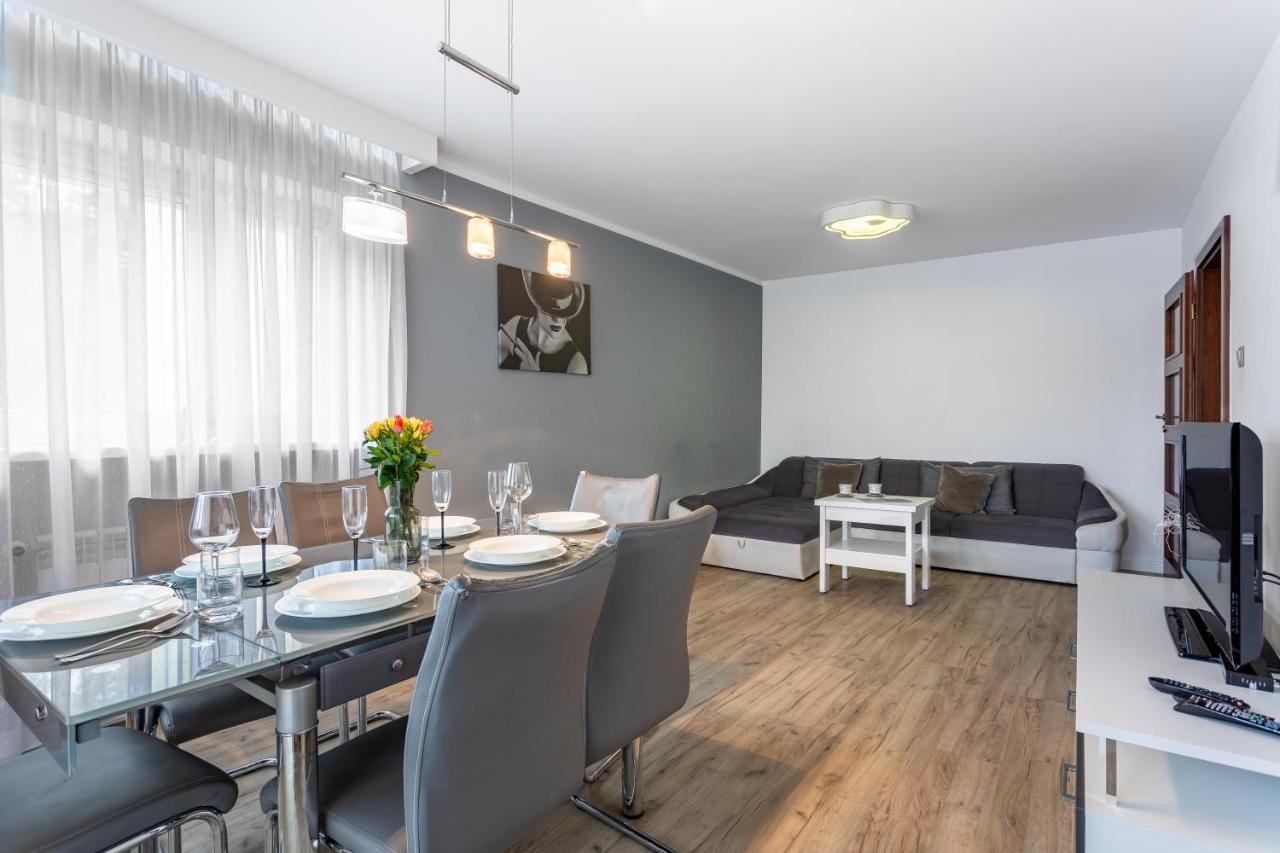 Apart-Invest Apartament Paryski シクラルスカ・ポレンバ エクステリア 写真